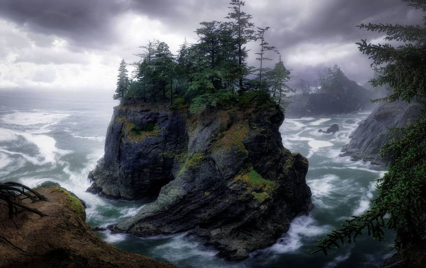Stormy Oregon sea stacks photographed by student Mike L.