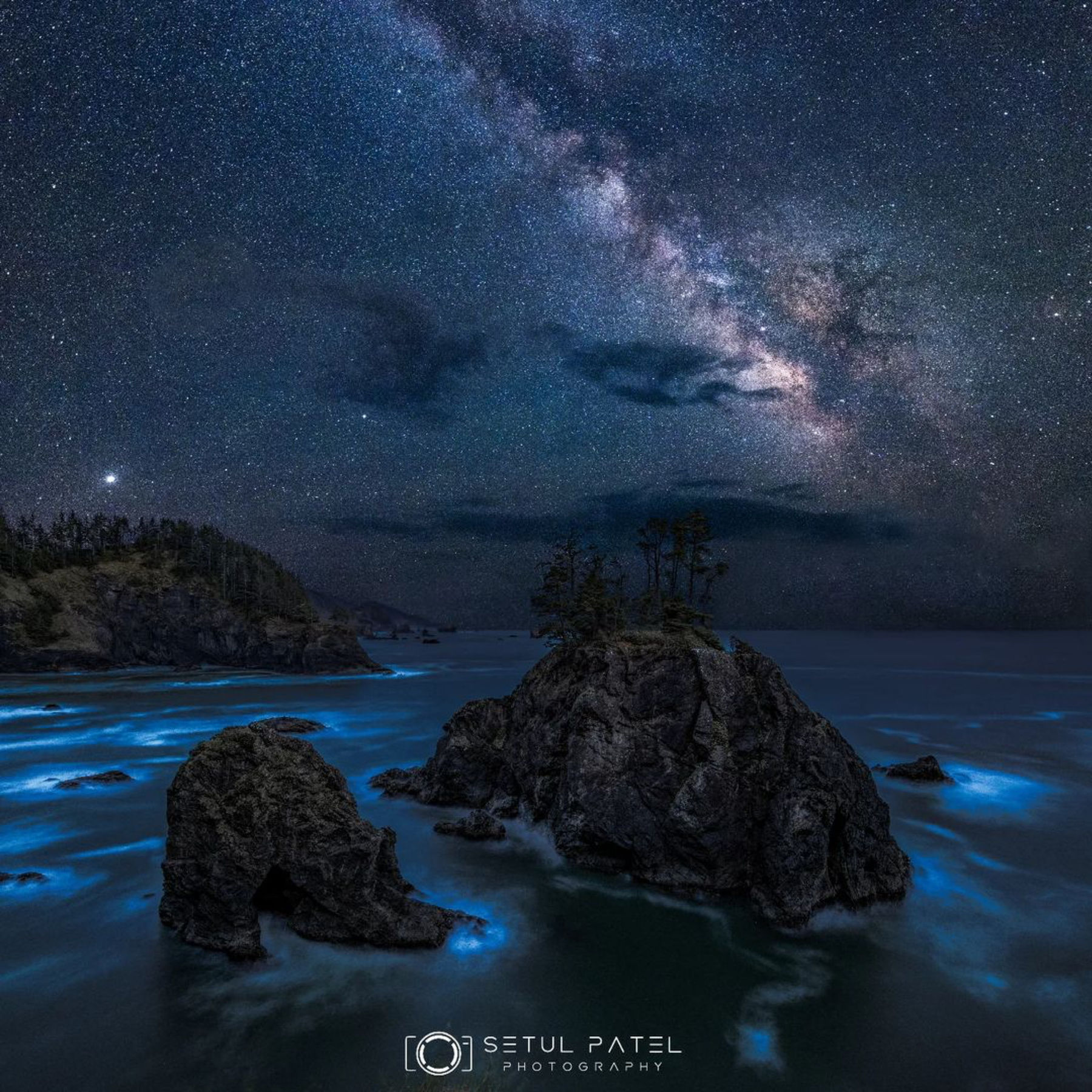 Milky Way above Island Views on the Oregon Coast photographed by student Setul P.
